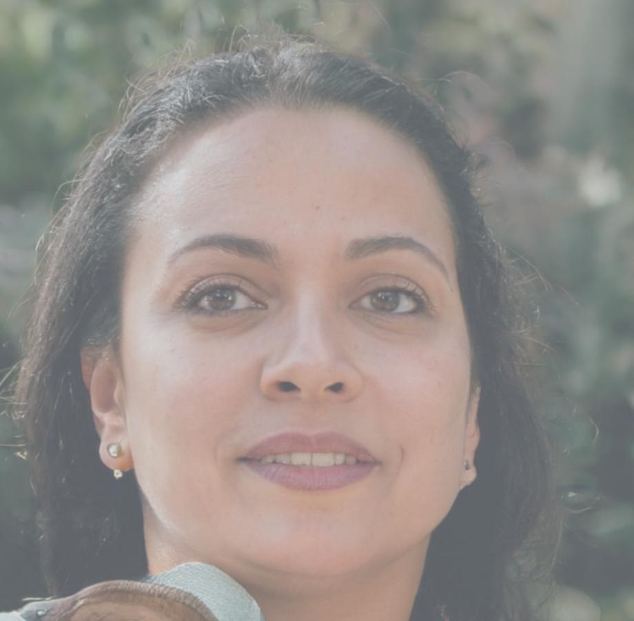 Teslimat koordinatörü Elif Kaya